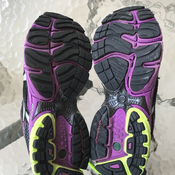 Brooks Raveena 4 - Picture 6 of 6